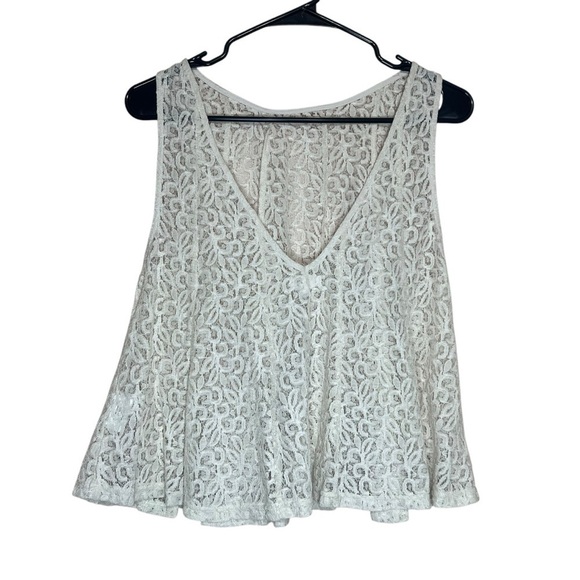 NWT Coco + Jameson Lace Crochet Sleeveless Blouse Backless Short Hem Flowy Sheer - Picture 3 of 10